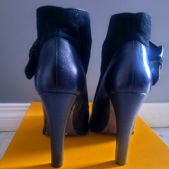 Boots - Picture 1 of 4